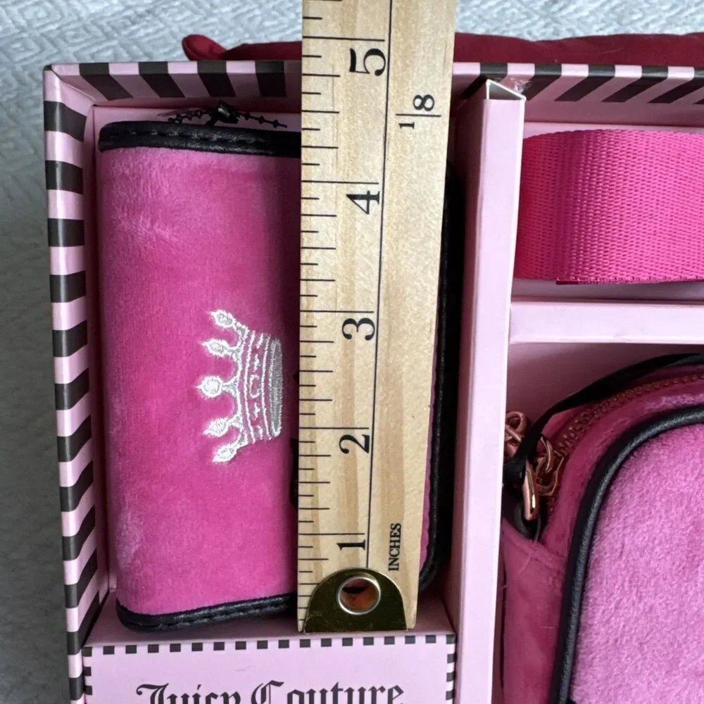 NWT  Juicy Couture Gift Set  Love Heritage Slim Camera Bag & Envelope Card Case